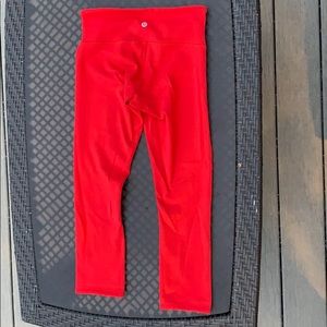 Lululemon reversible wunder under cropped leggings